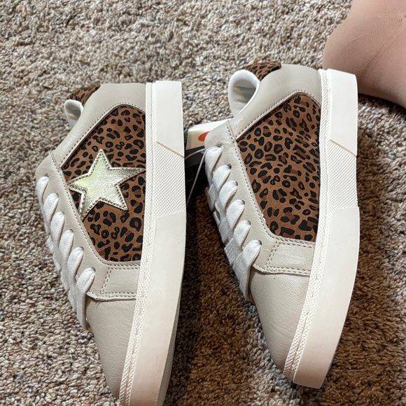 Leopard Print Sneakers for Girls size 3 - Picture 5 of 5